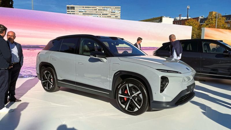 Ende Januar 2023 soll das SUV EL7 folgen, das bislang als ES7 bekannt war, aber wegen eines Namensrechtsstreits mit Audi nicht mehr so heißen darf. (Bild: Grimm – »kfz-betrieb«)