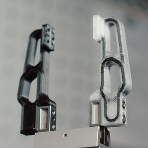 Als mögliche Anwendungen nennt BigRep großformatige Verbundbauteile aus PETG, Polyamid (PA) und PP – insbesondere mechanisch belastbare Betriebsmittel, Leichtbau-Strukturteile aus Hochleistungsmaterialien für die Luft- und Raumfahrt, sowie Orthesen oder Prothesenkomponenten.(Bild:  BigRep)