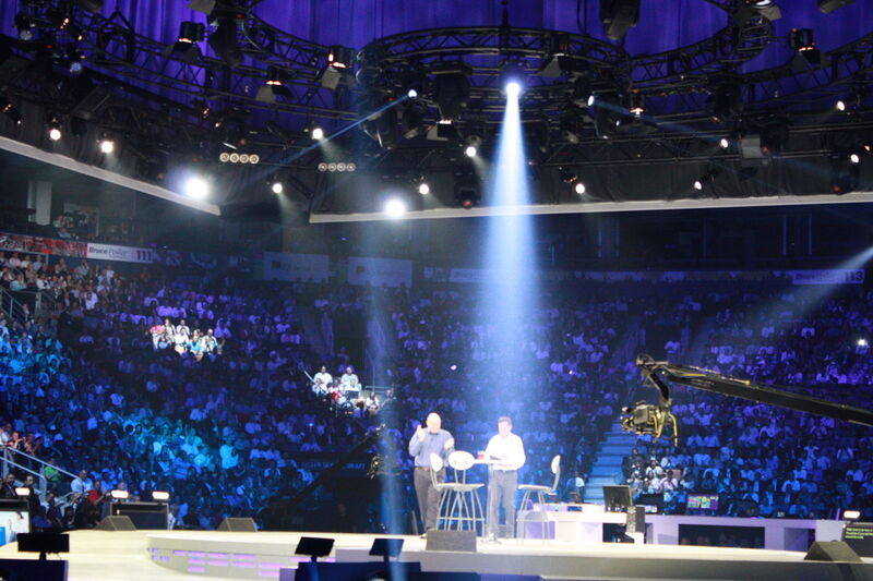 Microsoft-Chef Steve Ballmer betritt die Bühne. (Archiv: Vogel Business Media)