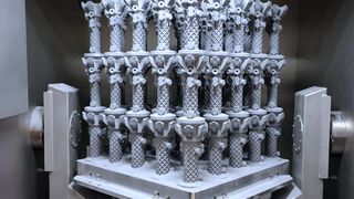 Unter Volllast kann die neue Anlage innerhalb eines Jahres Metallteile mit einem Gesamtgewicht von etwa 10 000 Kilogramm fertigen und erzielt dabei Geschwindigkeiten von bis zu 1000 Kubikzentimeter pro Stunde. (Bild: Bosch)