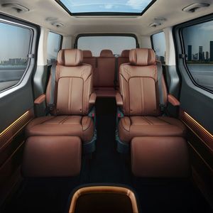 In Reihe zwei gibt es Business-Class-Sitze.(Bild:  Hyundai)