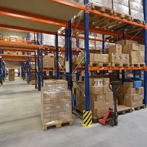 Die Palettenregale zur Lagerung von Europalletten.