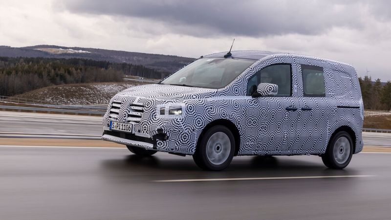 Analog zu Vito und V-Klasse wird der kleine Van zum vollwertigen Pkw geadelt und geht im nächsten Jahr deshalb auch als T-Klasse an den Start. (Bild: Mercedes)