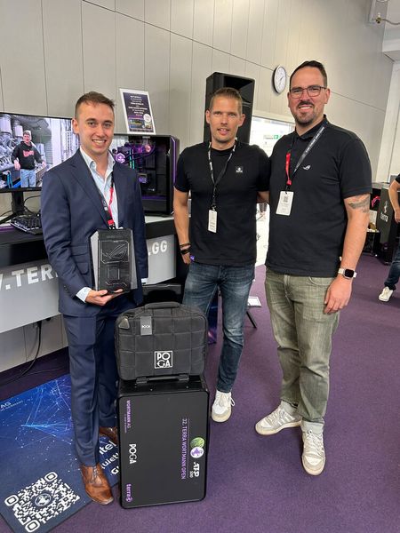 (v. l.) Daniel Murphy (ASUS), Christian Wiechert (Wortmann) und Robin Middeldorff von ASUS haben den POGA immer mit dabei. (Bild: Vogel IT-Medien GmbH)