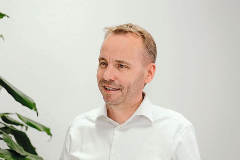«Gegenüber einem bisher eingesetzten Werkzeug konnten wir die Standmenge um das 15-fache steigern. Nebenbei bemerkt: bei der «15» wurde kein Komma vergessen.»  Christian Haberzeth, CEO Dihawag AG (Matthias Böhm)