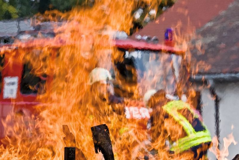 Sogenannte Extended-Coverage-Betriebsunterbrechungsversicherungen (EC-BU-Versicherungen) erweitern den Versicherungsschutz erheblich über das Feuerrisiko hinaus.  (Bild: Michael Hirschka/Pixelio.de)