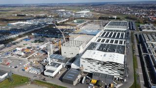 ACC sagt seine Pläne zum Bau von Batteriewerken in Deutschland und Italien ab. Im Bild: Das Batteriewerk des Unternehmens im französischen Billy-Berclau/Douvrin im Frühjahr 2024. (Bild: ACC)