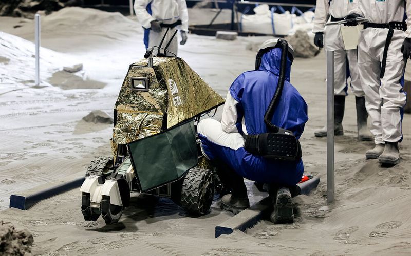 This time, the task for the FZI team was to collect moon regolith – a loose rock material from the lunar surface – and prepare it for oxygen extraction through particle size separation. (Image:FZI)