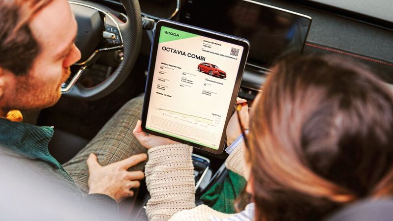 Viele Daten auf einen Blick: das Gebrauchtwagen-Zertifikat für Skoda-Fahrzeuge mit Connect-Freischaltung und Garantie.(Bild:  Skoda)