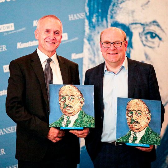 The award winners: Kurt Gebert (left) received the Dr. Richard Escales Award in the “Industry” category, Prof. Dr. Thomas Seul in the “Research and Development” category. The award winners: Kurt Gebert (left) received the Dr. Richard Escales Award in the “Industry” category, Prof. Dr. Thomas Seul in the “Research and Development” category.