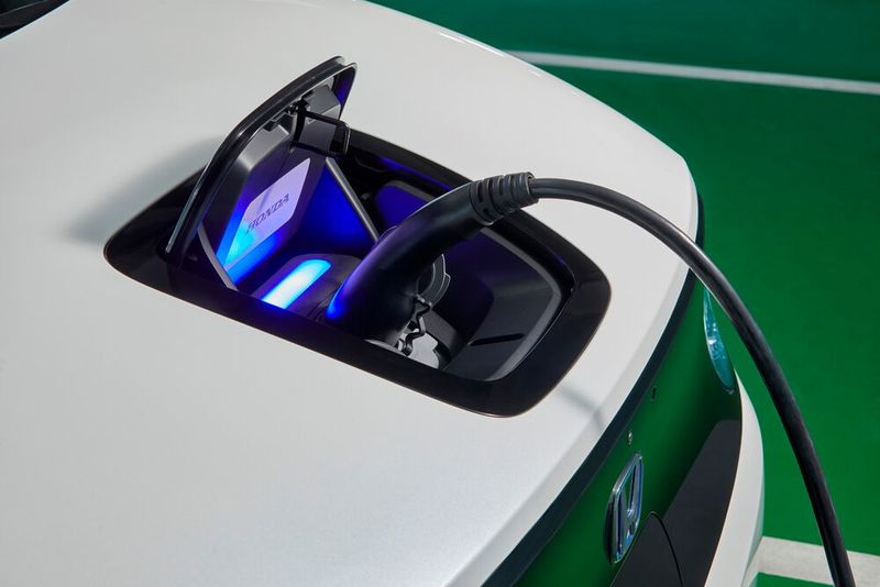Bei der Frage nach den wichtigsten Aspekten am E-Auto nannten rund 58 Prozent die Reichweite, 50 Prozent das Preis-Leistungs-Verhältnis.