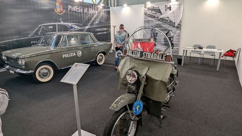 Und auch die Verkehrspolizei zeigte Flagge. (Bild: Dominsky – VCG)