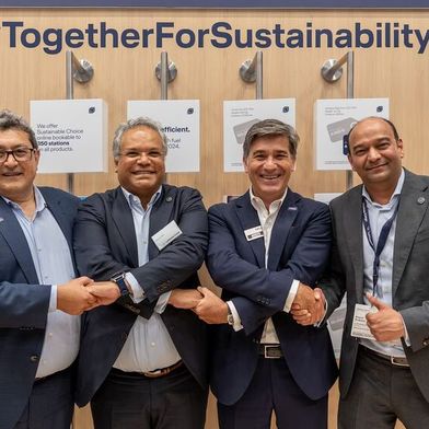 Von links: Jérôme Petit, Global Air & Ocean Leader bei CEVA Logistics, Ashwin Bhat, CEO bei Lufthansa Cargo, Loïc Gay, Global Air & Ocean Products VP bei CEVA Logistics, Anand Kulkarni, Head of Global Markets bei Lufthansa Cargo. (Bild: Tristan LE LAY)