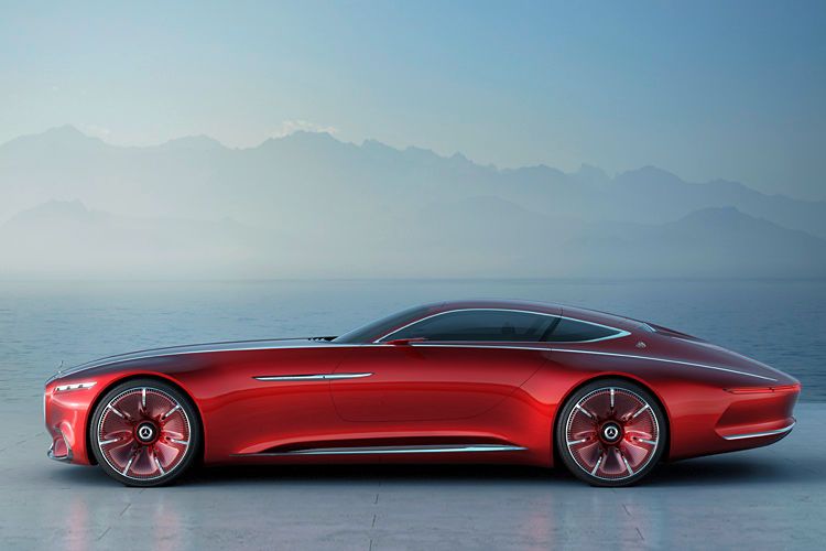 Der Antrieb des fast sechs Meter langen 2+2-Sitzers ist rein elektrisch. Die Leistung beträgt 550 kW/750 PS, die Reichweite soll bei über 500 Kilometern liegen. Von Null auf 100 km/h geht es in unter vier Sekunden, die Höchstgeschwindigkeit liegt bei elektronisch abgeregelten 250 km/h. (Bild: Daimler)