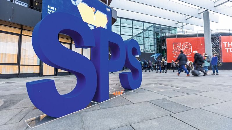 Die SPS, internationale Fachmesse für industrielle Automation, bringt Entscheider, Entwickler und Visionäre der Branche aus aller Welt zusammen.(Bild:  Mesago / Arturo Rivas)