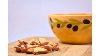 Paranüsse gelten als wahre „Selen-Bomben“ und werden gern als natürliche Nahrungsergänzung konsumiert. (Bild: frei lizenziert)