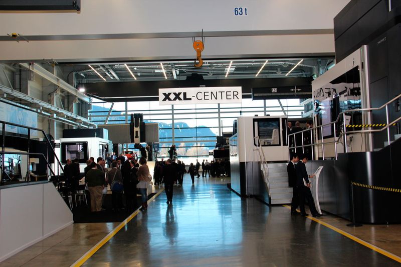 Auf einer Ausstellungsfläche von 7400 m² zeigte der Innovationsführer sein breit gefächerte Produktportfolio, Platz fanden dabei auch XXL-Center. (Bild: Sonnenberg)