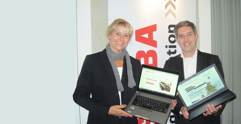 Gabriele Pohl, Vertriebschefin für das B2B-Geschäft in DACH und Dirk Thomaere, Business Unit Direktor B2B PC DACH, präsentieren die neuen Business-Notebooks von Toshiba. (Bild: IT-Business)