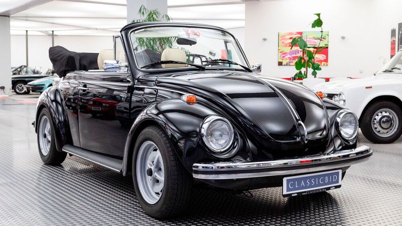 Unter den Top 5 bei der Retro Classics 2024 war dieser VW Käfer 1303 LS Cabrio. (Bild: Mediabid 2023)