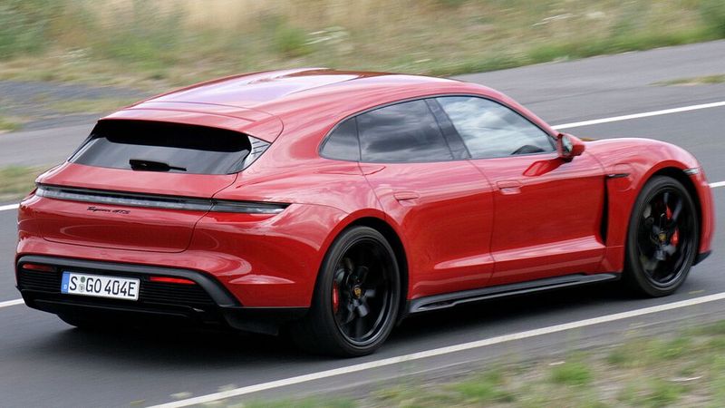 Mit maximal 270 Kilowatt Ladeleistung kann der Akku dank 800-Volt-Technik befüllt werden. (Bild: Axel F. Busse)