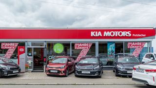 Im Autohaus Putzlacher in Magstadt geben die beiden Geschäftsführerinnen ihren Enthusiasmus an die Kunden weiter. (Autohaus Putzlacher)