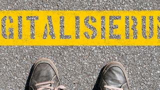 Laut der Lünendonk-Umfrage steigert die Digitalisierung die Möglichkeiten für innovative Geschäftsmodelle, Produkte & Services. (stadtratte - stock.adobe.com)