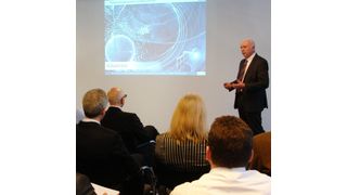 Gastredner Prof. Dr.-Ing. Günthner, Leiter des Lehrstuhls für Fördertechnik Materialfluss Logistik der TU München, wagt ein Blick in die Zukunft. (Bild: Gebhardt)