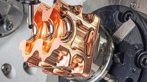 Kern Microtechnik zeigt auf den MTO Days 2026 am Stand 9/D03 dass sich Serienproduktion und höchste Präzision/Oberflächengüte nicht ausschließen müssen. (Bild: Kern Microtechnik GmbH)