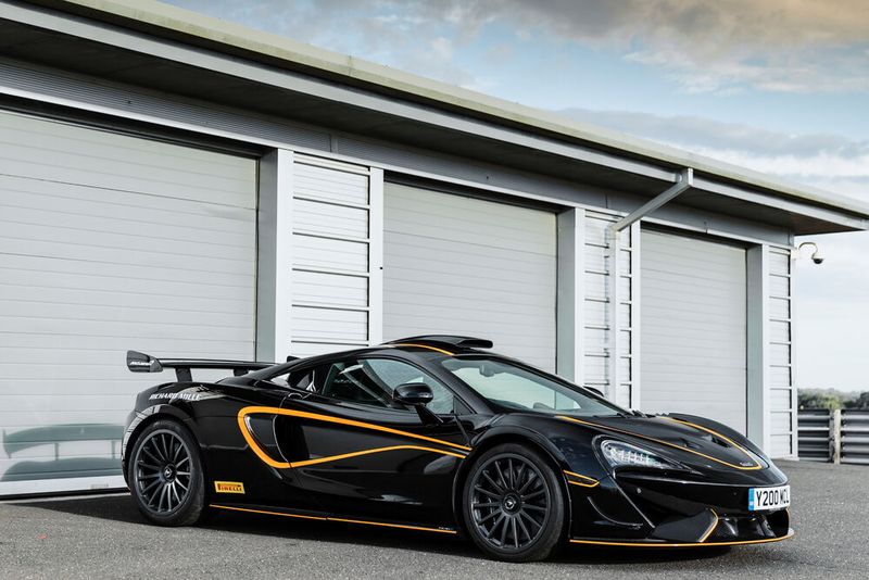 Weil aufgrund der Corona-Pandemie über drei Monate in der Produktion fehlen, werden nur 225 statt der ursprünglich geplanten 350 Exemplare des 620R gebaut. (Bild: McLaren)