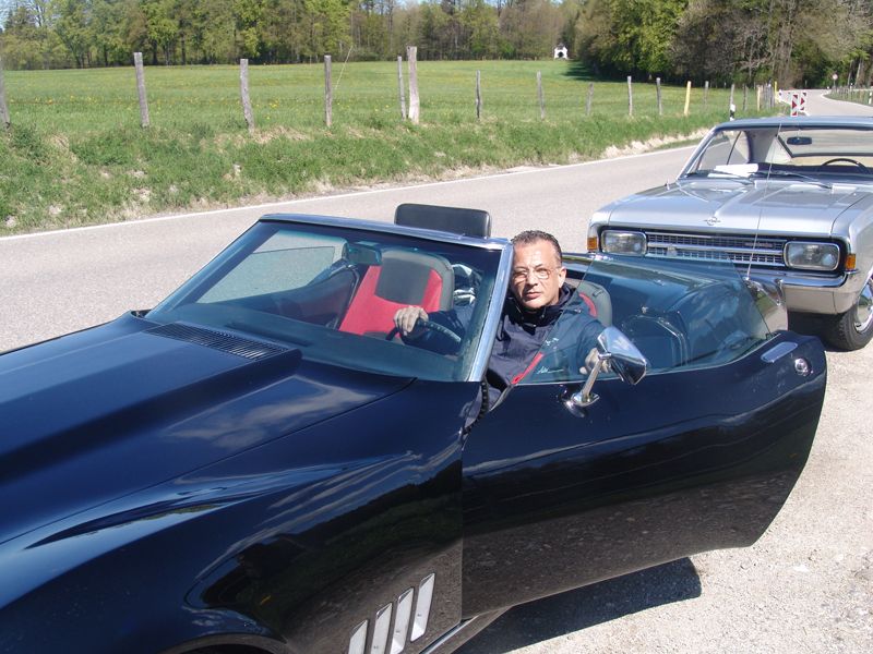 Werner Gebhardt (SchuhTronic IT) begeistert im Chevrolet Corvette C3  (Bild: Also)