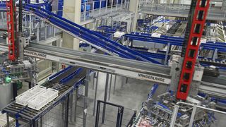 Vollständig automatisch ablaufende Depalettierung bei Edeka Südwest Fleisch. (Bild: Vanderlande)