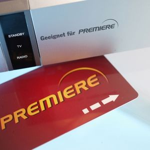 Nicht nur Premiere-Receiver und -Smartcards, auch Flachbild-Fernseher, Surround-Systeme und alles nötige Zubehör kann HOH demnächst aus einer Hand anbieten.