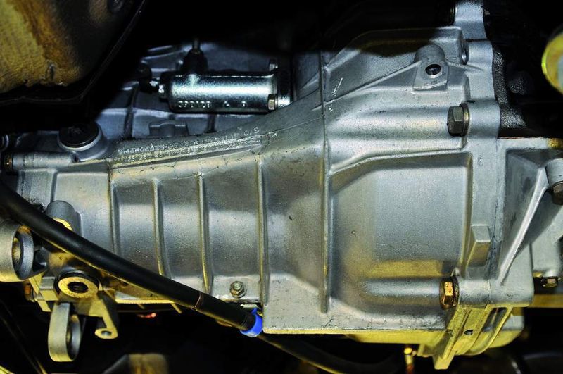 Motoren oder Getriebe, die keine massiven Korrosionsschäden aufweisen, erstrahlen nach einer Trockeneisbehandlung nahezu im Neuzustand. (Archiv: Vogel Business Media)