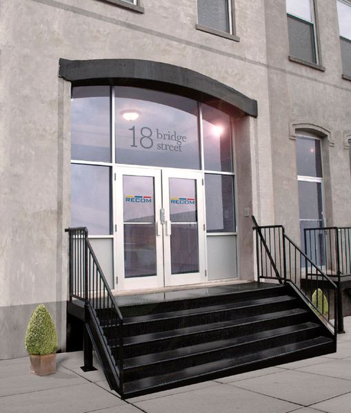 Der erste Schritt auf den asiatischen Markt: Gründung von RECOM ASIA, Singapore. (Bild: RECOM Power)