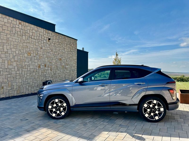 Den Zuwachs spüren die Insassen auf ihren Plätzen als auch beim Stauraum. Mit 466 Litern bzw. 1.300 Litern mit umgeklappter Rückbank wächst das Ladevolumen um 40 Prozent.  (Bild: Dirk Kunde)