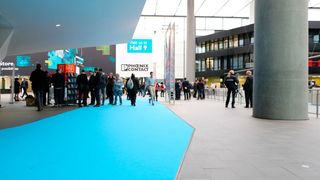 Viel Platz, viel Abstand und nur mit Maske: Die SPS 2020 soll stattfinden. Hier ein Bild der SPS 2018. (K.Juschkat/VCG)