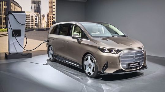 Der neue vollelektrische Mercedes-Benz VLE ist laut dem Hersteller das erste Fahrzeug auf Basis einer neu entwickelten Van-Architektur.(Bild:  Mercedes-Benz)