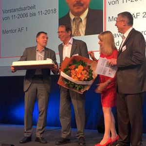 (Kielburger / PROCESS)