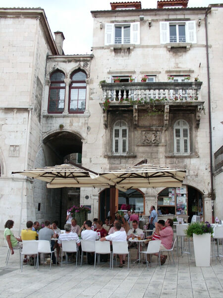 Stadtralley-Ausklang in der Altstadt von Split (Archiv: Vogel Business Media)