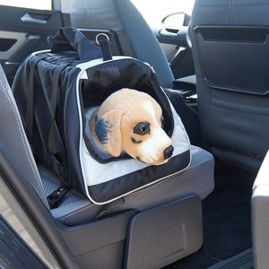 Bello, Wauzi und Co.: Dass sich Menschen im Auto anschnallen, ist selbstverständlich. Doch beim Transport von Hunden wird die Sicherheit oft vernachlässigt. Welche Transportsysteme für die Vierbeiner am besten geeignet sind, und wo sie am sichersten sitzen, haben die ADAC-Techniker überprüft.(Bild:  ADAC)