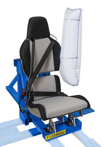 Sitzkonstruktion des Visio.M mit Seitenairbag, 3+2-Punkt-Gurtsystem und Innenverschiebung des Sitzes. (Autoliv)