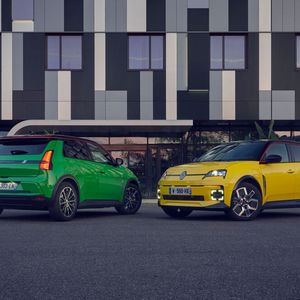 Der neue R5 wird gerade laut bejubelt – ob sich die Euphorie in den Verkaufszahlen widerspiegelt, muss sich zeigen.(Bild:  Renault)