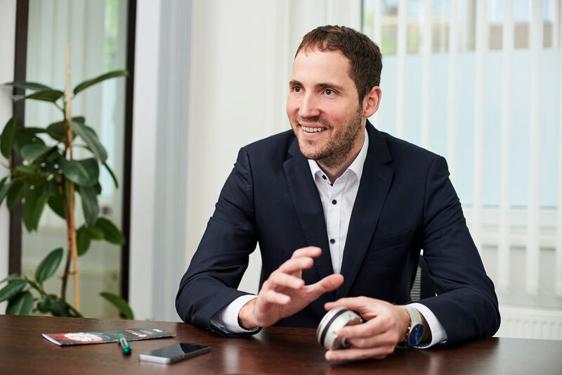 CEO Ákos Dömötör möchte mit Optoforce den Tastsinn in die Robotik bringen. (Optoforce)