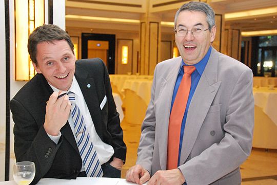 Letzte Absprache: Joachim Kuhn und Michael Herold, beide vom Landesverband Hessen. (Archiv: Vogel Business Media)