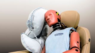 Hyundai will den zentralen Seitenairbag in künftigen Modellen einsetzen. (Hyundai)