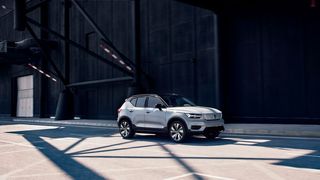 Die Akkus für den Ende 2020 startenden batterieelektrischen XC40 Recharge fertigt Volvo künftig im belgischen Gent. (Volvo)