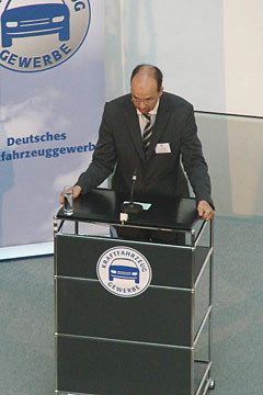 ZDK-Hauptgeschäftsführer Dr. Axel Koblitz moderierte das Programm. (Archiv: Vogel Business Media)