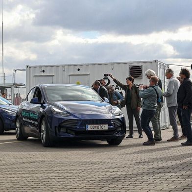 Three hyper-hybrid vehicles, powered by Sub Zero Methanol, demonstrated how mobility can be made climate-positive. (Image:OBRIST Group/Harald Küng)