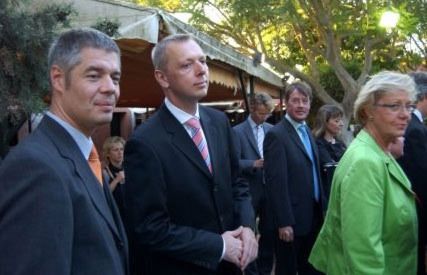 Dr. Gunther Schunk (Leiter VAM plus) und Ingo Fischer vom Sponsor des Women's Awards der Shell Deutschland Oil GmbH. (Archiv: Vogel Business Media)