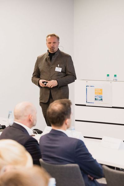 Netsch-Vertriebsleiter Erwin Weber über besondere Anforderung an Pumpen bei der Förderung komplexer Batterieflüssigkeiten & Slurries (Bild: Stefan Bausewein)